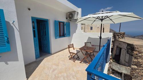 Koronos Apartment | Comfort and unparalleled view