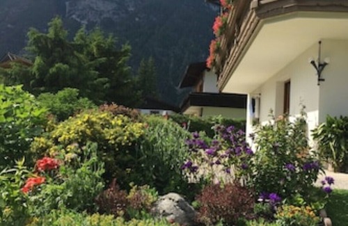 Weidach Apartment | Comfort apartment "BERGKRISTALL" Central yet quiet location