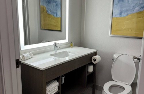 Harvey Apartment | Comfort Inn Chicago Southland I-80 & I-294 Near Casino