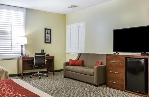 Westmont Hotel | Comfort Inn Pomona near Fairplex