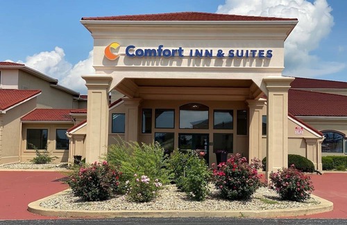 Morton Hotel | Comfort Inn & Suites at I-74 and 155