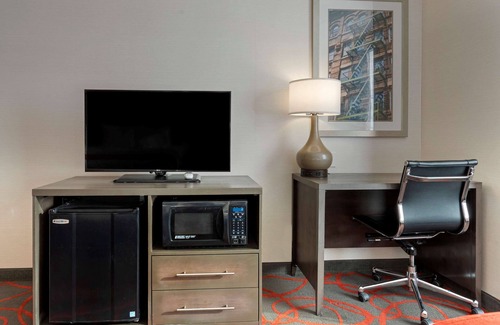 Mott Haven Hotel | Comfort Inn & Suites near Stadium
