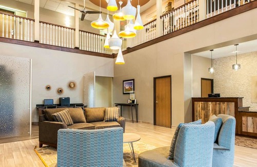 Vincennes Hotel | Comfort Suites - Vincennes