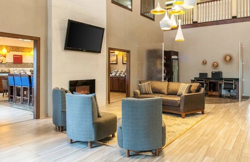 Vincennes Hotel | Comfort Suites - Vincennes