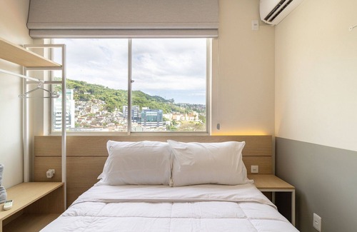 Centro Apartment | Comfortable Apart With sea View in Floripa Eva704