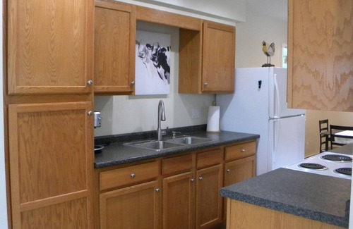 Thomaston House | Comfortable, Convenient Apartment/House