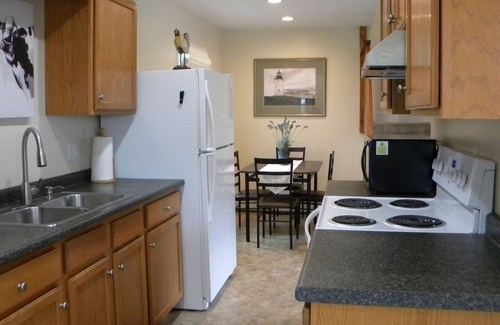 Thomaston House | Comfortable, Convenient Apartment/House