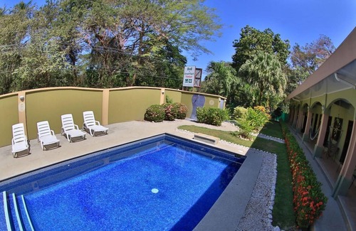 Potrero Hotel | Comfortable Hotel Room in Potrero Sleeps 4 - With Pool TV and AC