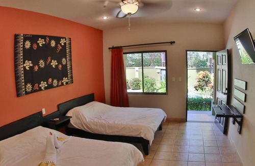 Potrero Hotel | Comfortable Hotel Room in Potrero Sleeps 4 - With Pool TV and AC