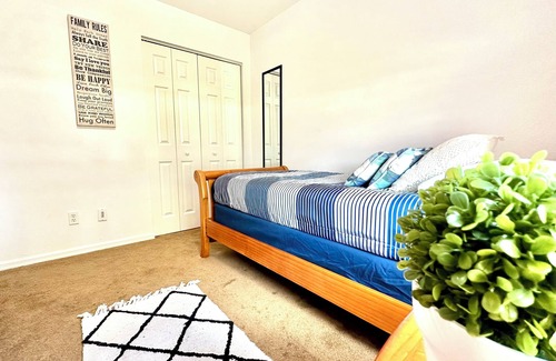 Golden Gate Apartment | Comfortable Room for two.