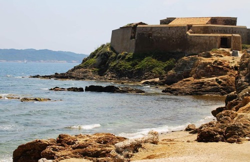 Giens Apartment | comfortable sea view apartment on the Giens peninsula facing porquerolles Hyères