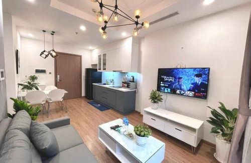 Tu Liem Apartment | Comfortable Spacious 2 Bedroom Apartment Near Vincom Mall, Keangnam, And Marriot Hotel