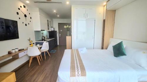 Tu Liem Apartment | Comfortable Spacious Studio Apartment Near Keangnam, Dcapital and Marriot Hotel