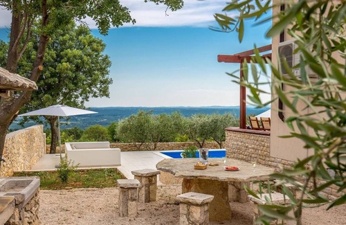 Posedarje Cabin | Comfortable villa with a panoramic view and private pool, near Zadar