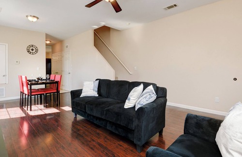 Stockton House | Comfy 3-bed home near Downtown. Relax with the family at this peaceful home.
