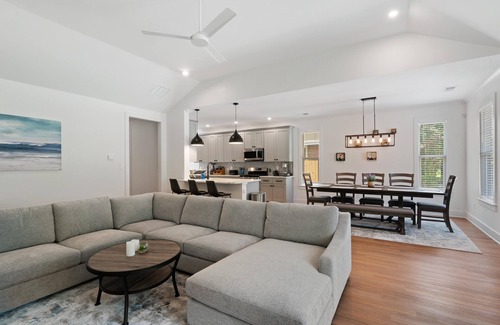 East Memphis House | Comfy New Home Blocks from the University of Memphis!