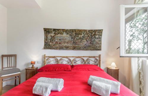 Cernobbio Apartment | Como Lake Cosy Flat with Garden and Parking