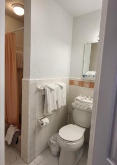 Wildwood Crest Hotel | Compass Family Resort