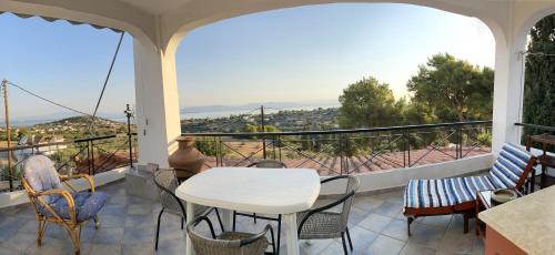 Kontos Apartment | Completely self-contained rental, Aegina