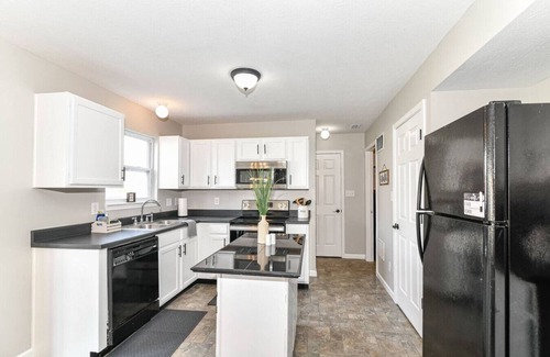 Noblesville House | Concert & Sports Hub | 3BR Sleeps 8
