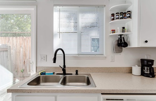 College Hill Apartment | 😍 Condo (#2) UO, Autzen Stadium, Amazon Park, Enjoy Eugene!