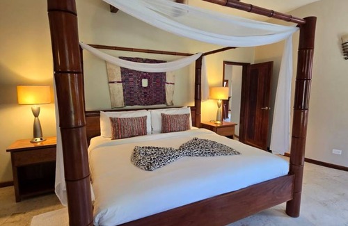San Pedro Condo | Condo ∙ 3 bedrooms ∙ 6 guests