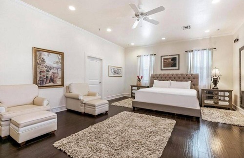 Faubourg Lafayette Condo | Condo ∙ 4 bedrooms ∙ 7 guests