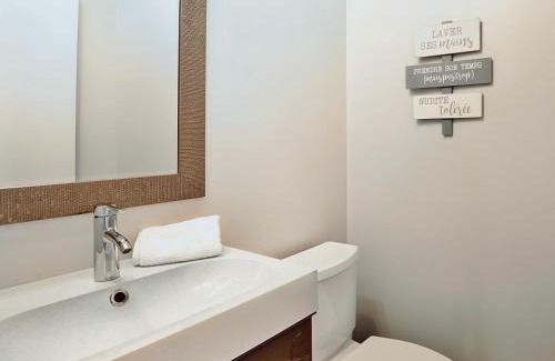 Stoneham Apartment | Condo 88 Chemin des Alpages by Les Chalets Alpins