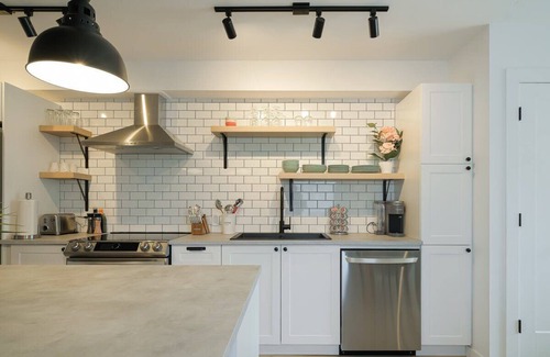 Bromont Apartment | Condo in a building suite 203