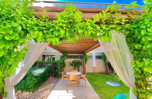 Porto das Dunas House | Condomínio Mediterranee Residence por Be My Guest