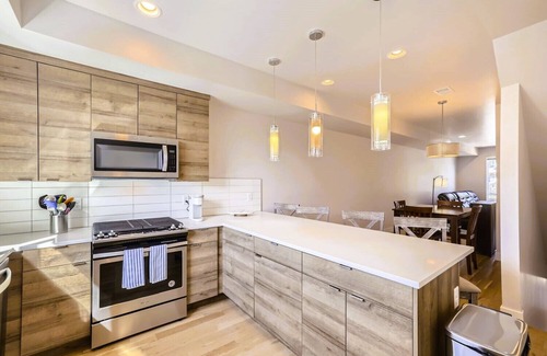 West Colfax House | Conejos Place Rooftop Views Near Broncos Stadium