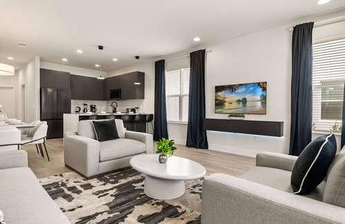 Four Corners Apartment | Contemporary 4BR Townhome With Pool Themed Rooms