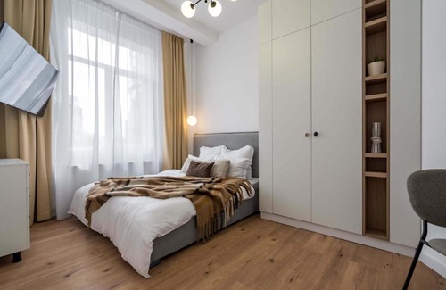 Bucharest City-Centre Apartment | Contemporary Aparthotel 2-BR Flats Near Old Town, Quiet & Serene