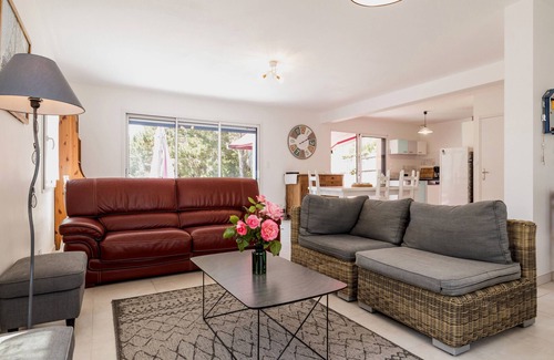 La Turballe Cottage | Contemporary House, Quiet Cul-De-Sac, Near Beach, Terrace, Garden, Parking, Wi-Fi, Bikes Included