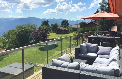 Arveyes Ski Chalet | Contemporary luxury chalet - 6/7 bedrooms. Free WiFI