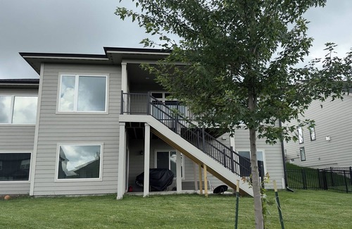 Waukee House | Convenient functional quiet 5 bedroom 3 bath home in Clive.