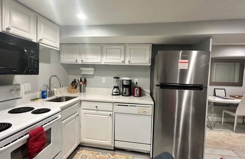 Shaw House | Convenient Retreat near DC Convention Center