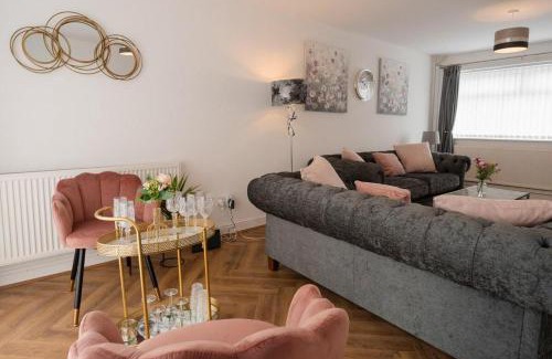 Birkenhead House | Convenient Wirral Retreat