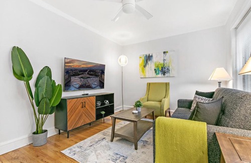Lakeview Apartment | Conveniently Located 1BR Apartment - Marshfield E2