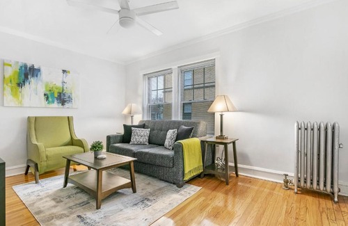 Lakeview Apartment | Conveniently Located 1BR Apartment - Marshfield E2