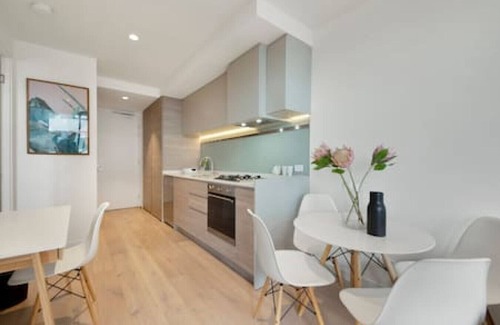 Footscray Apartment | Cool and Contemporary on the City’s Edge
