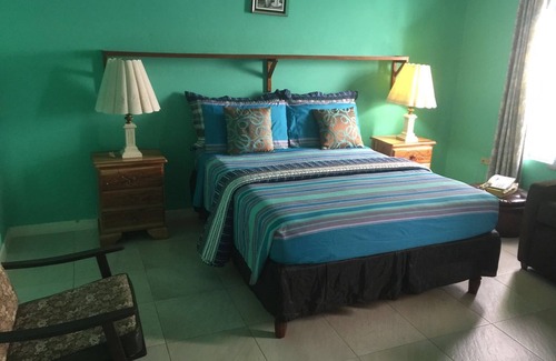 Montego Bay Hotel | Cool Breeze Beach Studio
