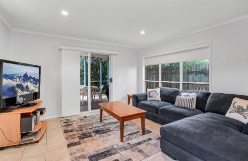 Rainbow Beach House | COOLAMAINE 1 Rainbow Beach