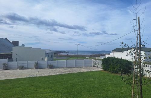 L'Agulhas House | Cooper 4