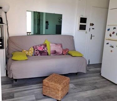 Saint-Pierre-la-Mer Apartment | Coquet T2, Vue sur mer