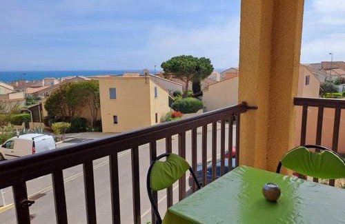 Saint-Pierre-la-Mer Apartment | Coquet T2, Vue sur mer