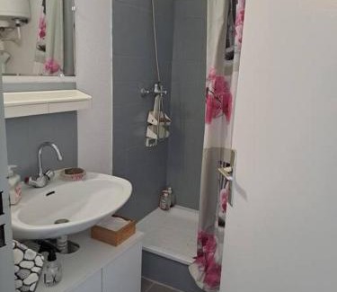 Saint-Pierre-la-Mer Apartment | Coquet T2, Vue sur mer