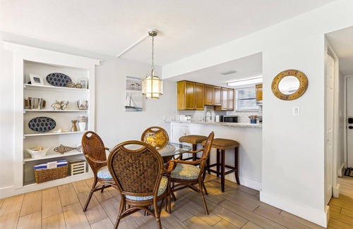 Crescent Beach Apartment | Coquina A101