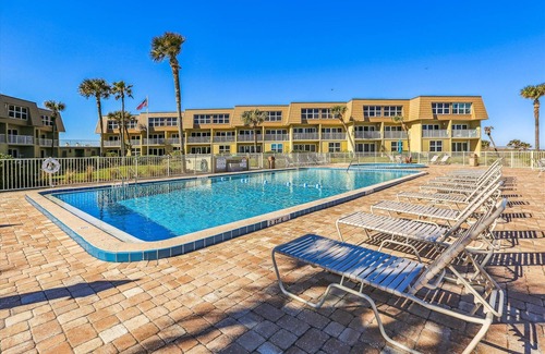 Crescent Beach Apartment | Coquina A101