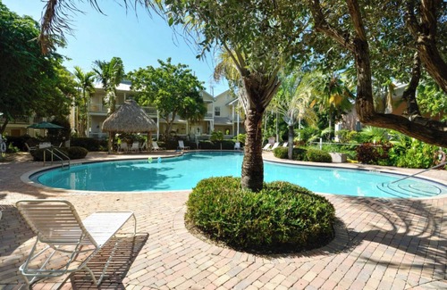 Key West Villa | Coral Garden by Avantstay Great Location w/Balcony & Shared Pool